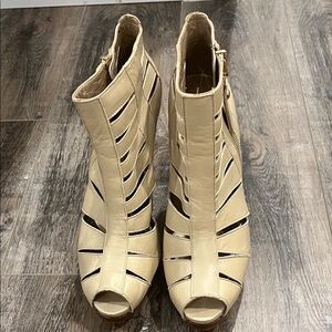 Stuart Weitzman Cream Peep-Toe Heeled Boots